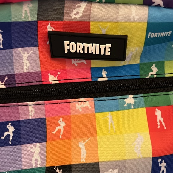 Fortnite school bag back pack great condition but a few tiny pen spots pictured - Picture 2 of 11